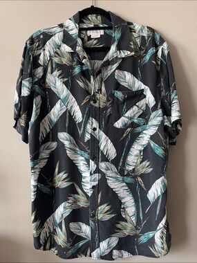 Casual Black Tropical-Leaf Short-Sleeve Button-Down Shirt